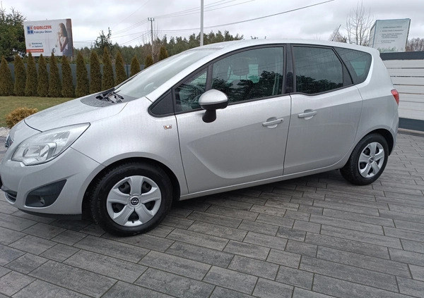 Opel Meriva cena 23900 przebieg: 143000, rok produkcji 2011 z Białobrzegi małe 172